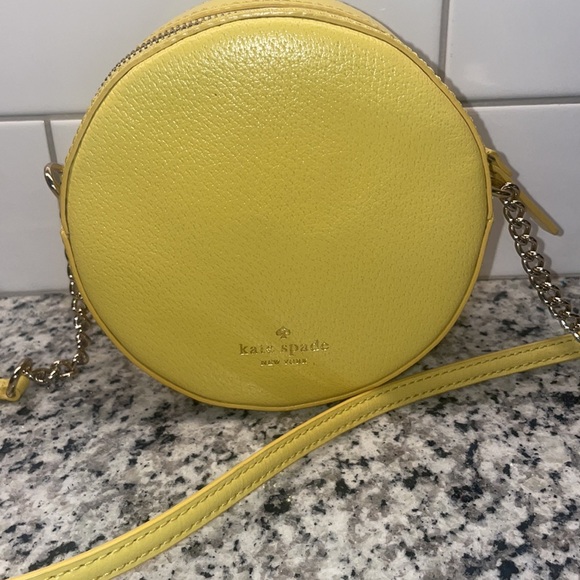 KATE SPADE LEMON 🍋 SPARKLE CROSSBODY BAG Novelty, limited edition, &collectible - Picture 5 of 6